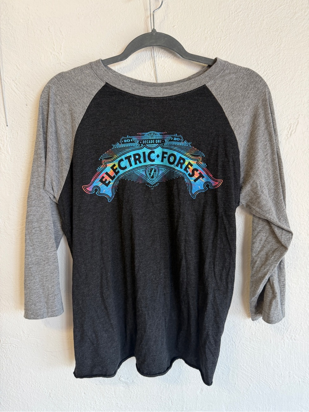 Women's Raglan Tee - Black and Gray